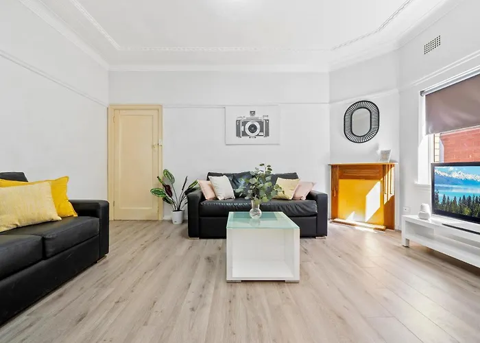 Burwood Newly Renovated 2 Bedroom Apartment